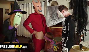 When Hose down Comes To Halloween Pranks, Nobody Is Better Than Those 3 Naughty Step Siblings - FreeUseMilf