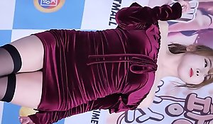 公众号【91报社】超性感韩国美女包臀裙黑丝户外走光热舞串烧