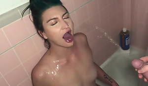 green haired whore unseeable in piss