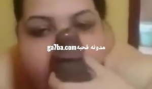 Arab dame with big boobs sucking boyfriend’s dick