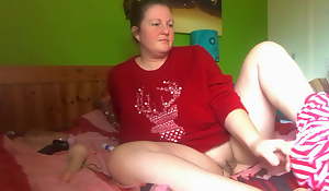 Christmas time – Beautiful chunky sultry housewife home unattended