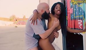 Dark-skinned flirt with on the level heart of hearts gets pounded outdoors