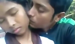 Desi Indian Girl Blowjob Her BF Open-air