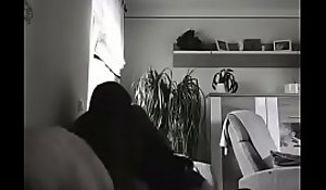 A la prima se le arrima (Tec de MTY) (video en broma, no es porno, solo jodiendo una amiga)
